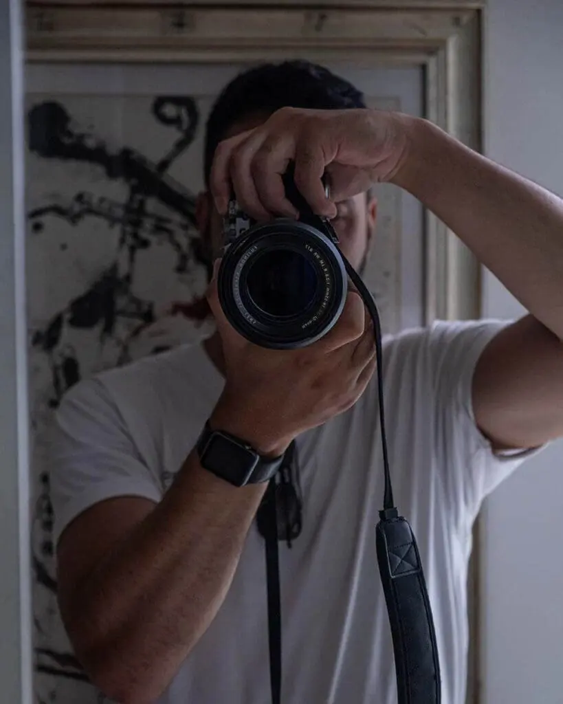 autoscatto David Pinto presso Casa Museo Remo Brindisi