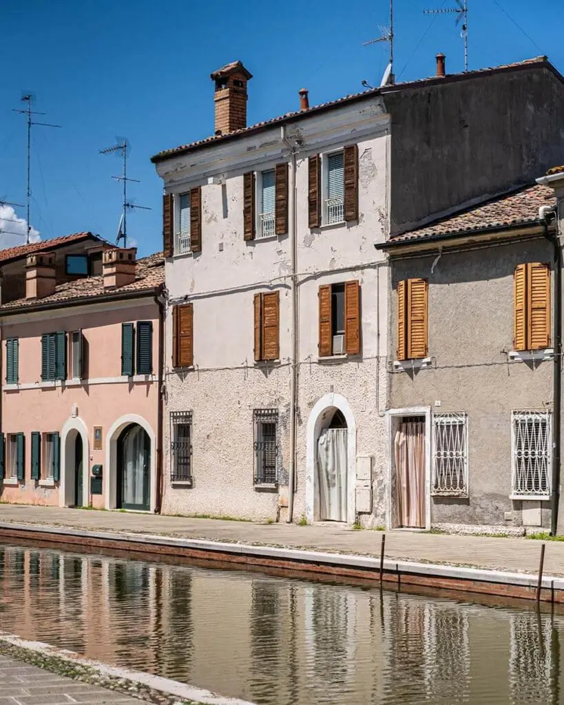 Comacchio case colorate