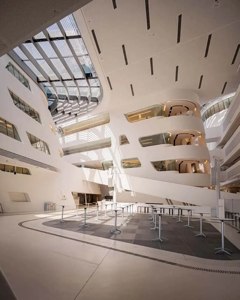 Biblioteca di Zaha Hadid