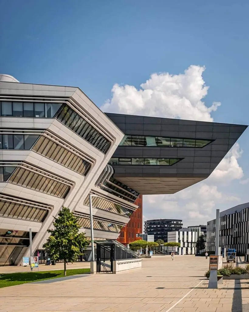 Biblioteca di Zaha Hadid