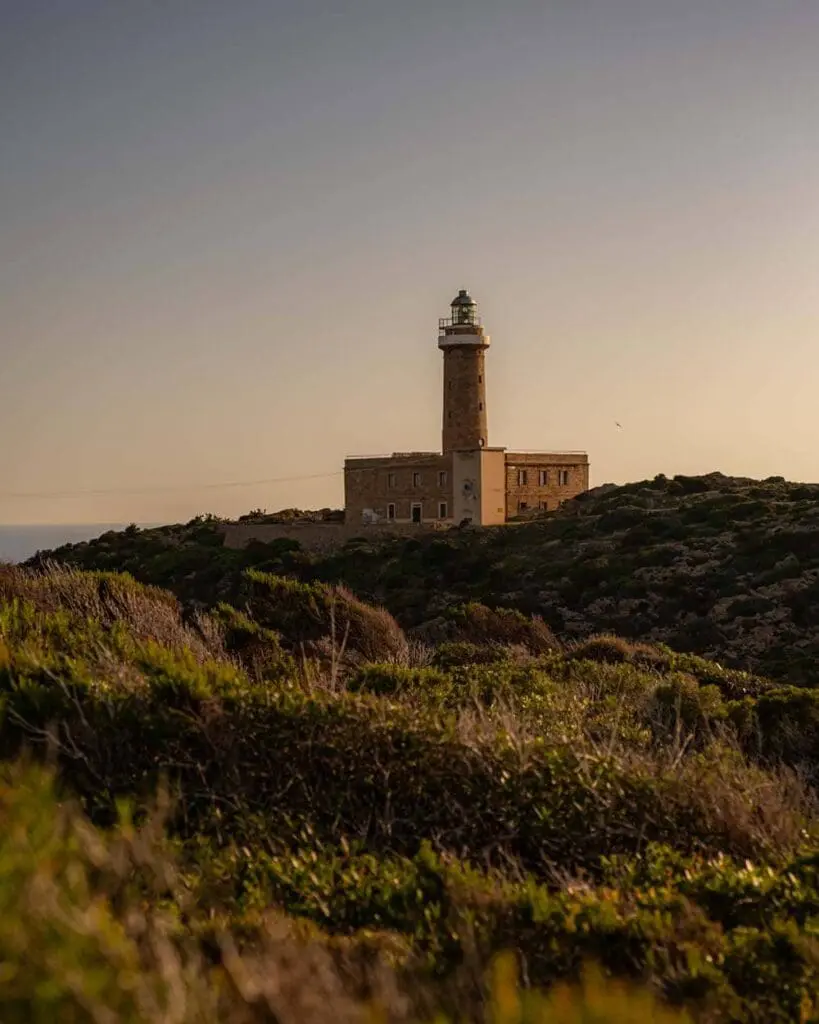 Faro Capo Sandalo per un tramonto indimenticabile