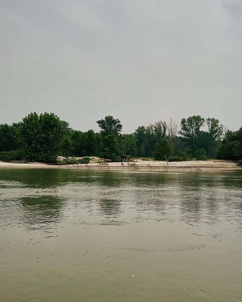 Esplorazione fiume PO in barca