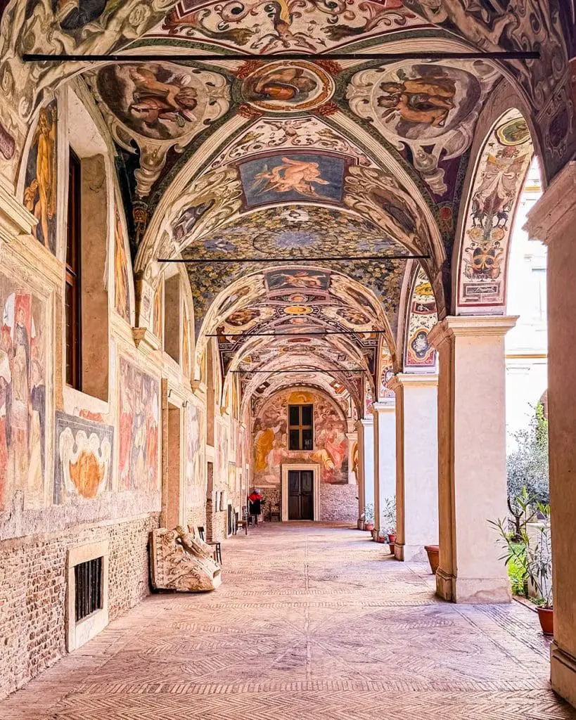 Chiostro Basilica Santa Maria Sopra Minerva