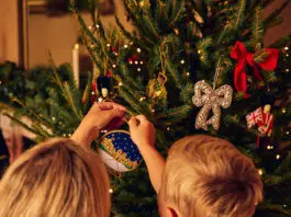 Apre il primo negozio di Natale della Famiglia Reale a Buckingham Palace