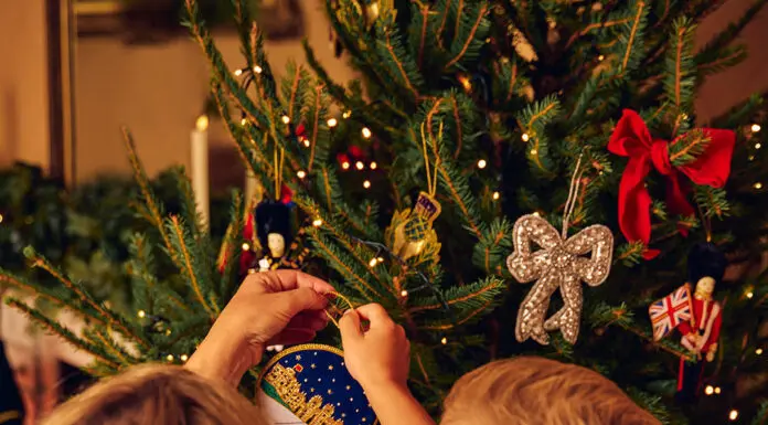 Apre il primo negozio di Natale della Famiglia Reale a Buckingham Palace