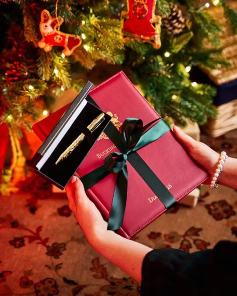 Royal Collection Trust al negozio natalizio di Buckingham Palace