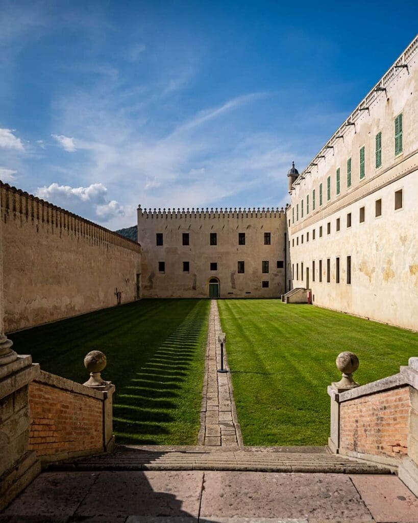 Castello Esterno