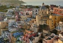 Esplorare l’Italia in traghetto: cosa vedere per un weekend Viaggiare in traghetto idee per un weekend perfetto