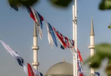 eSIM per Viaggiare: Cos’è, Come Funziona e Quale Scegliere (Guida Completa 2025) eSIM Per Viaggiare